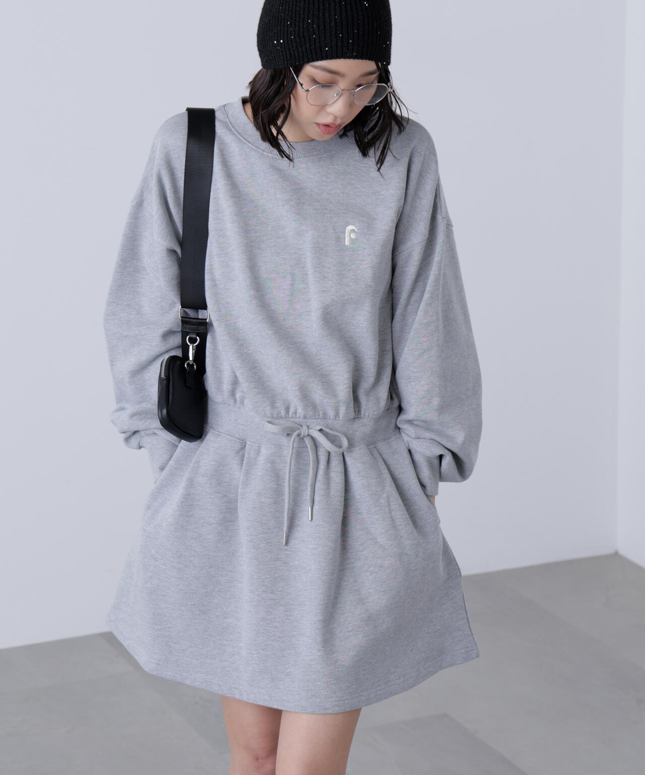 ロゴ刺繍スウェットミニワンピース