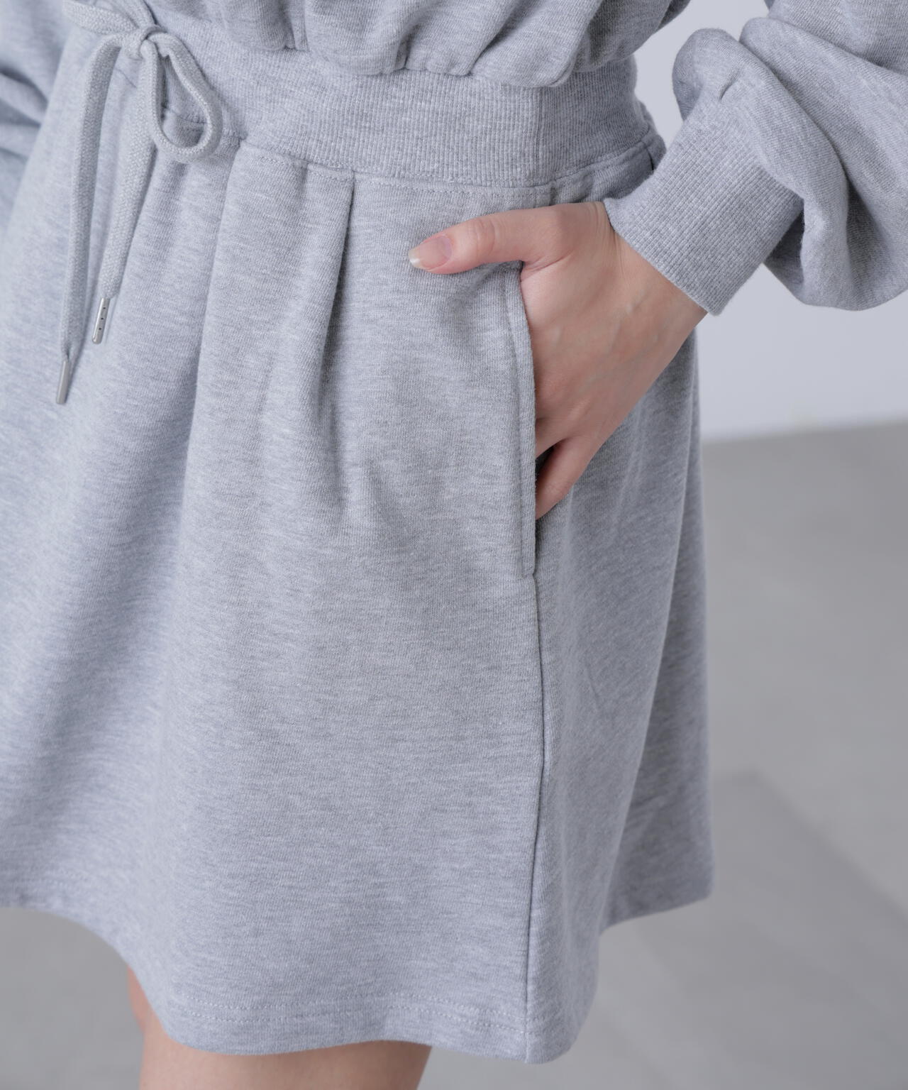 ロゴ刺繍スウェットミニワンピース