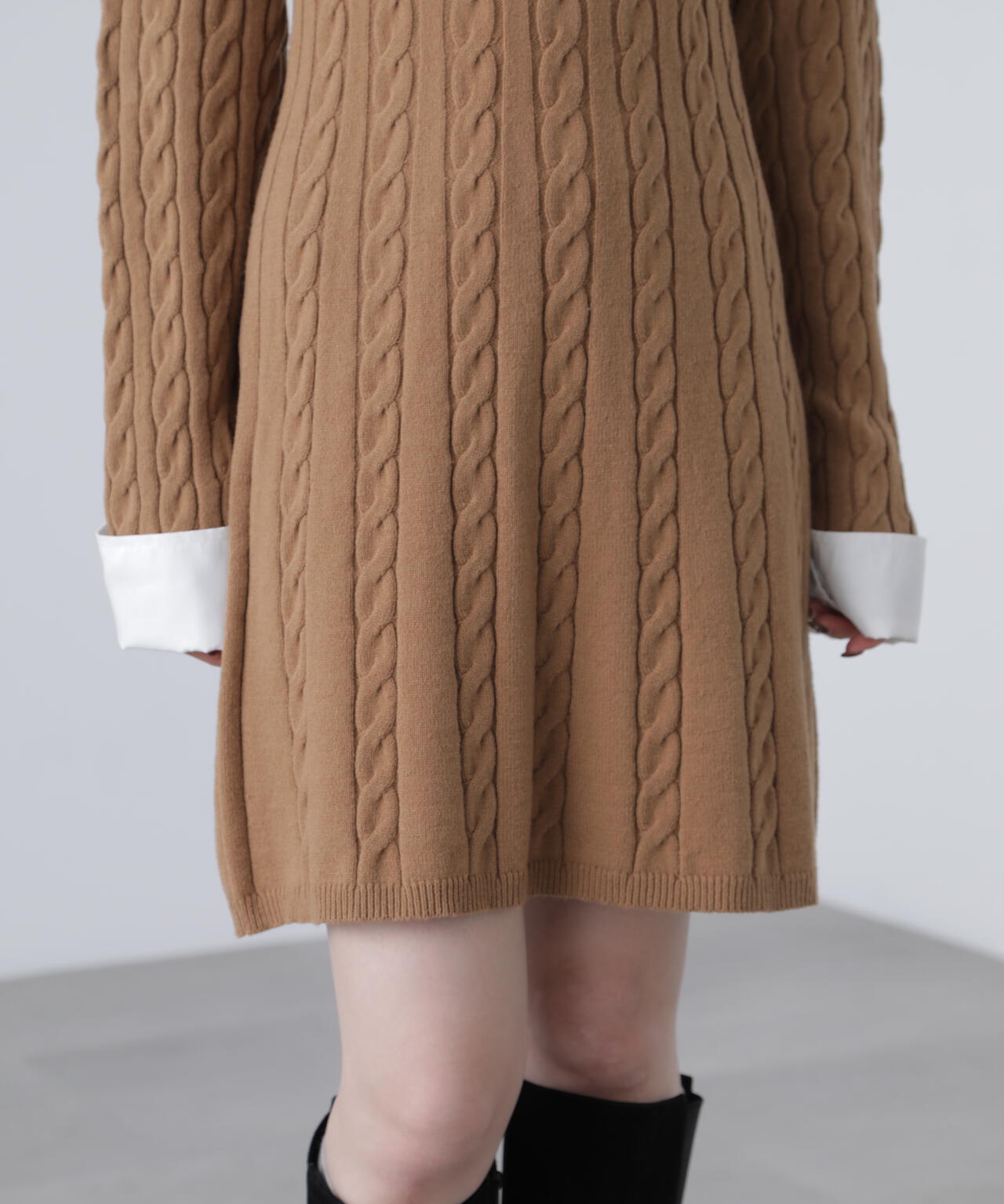 レイヤード風ケーブルニットミニワンピース