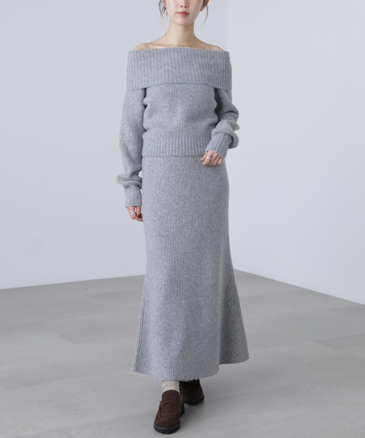 オフショルニットマーメイドスカートセットアップ