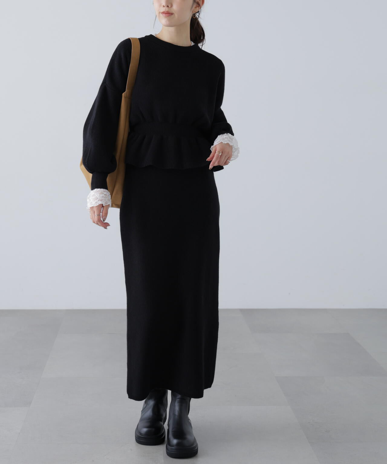 ペプラムニットセットアップ