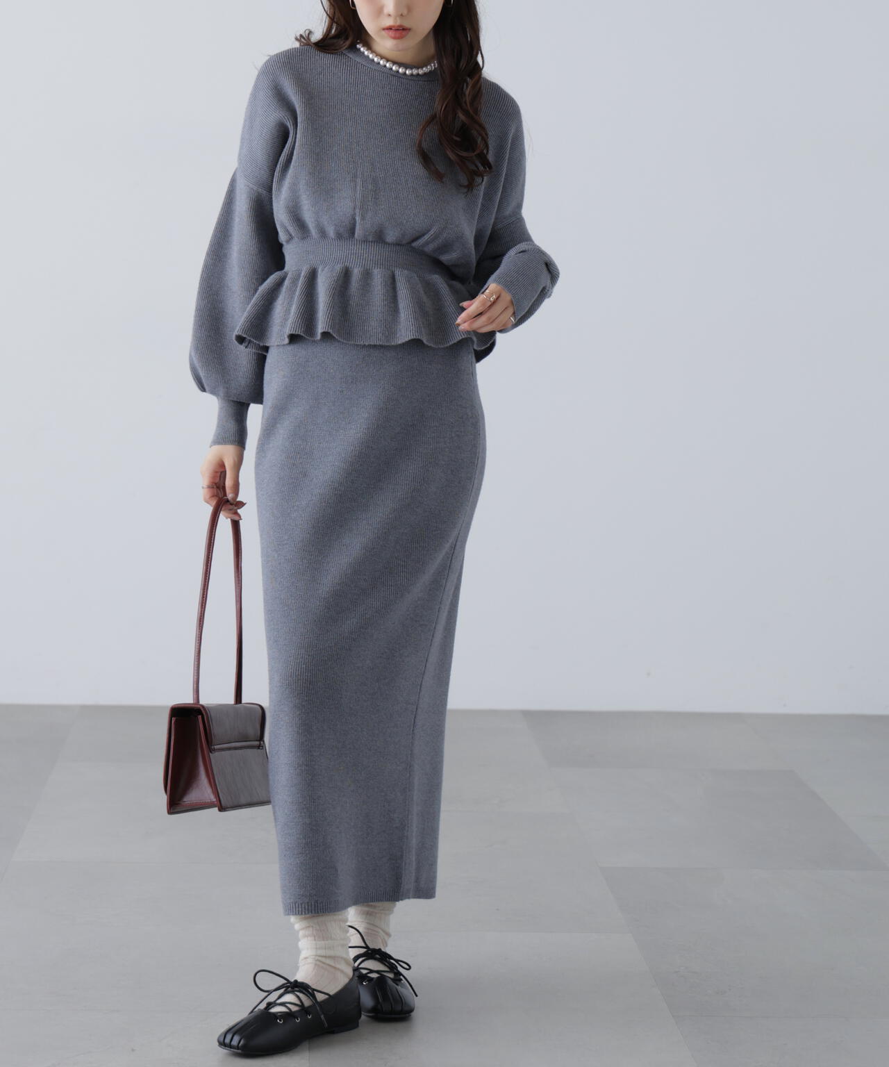 ペプラムニットセットアップ