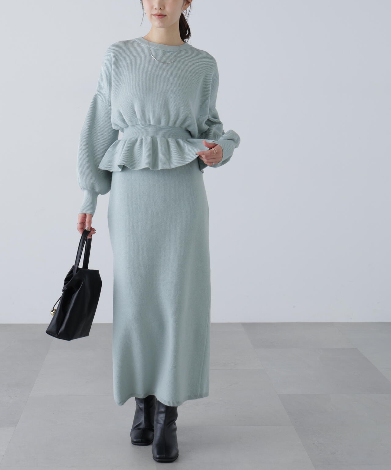 ペプラムニットセットアップ