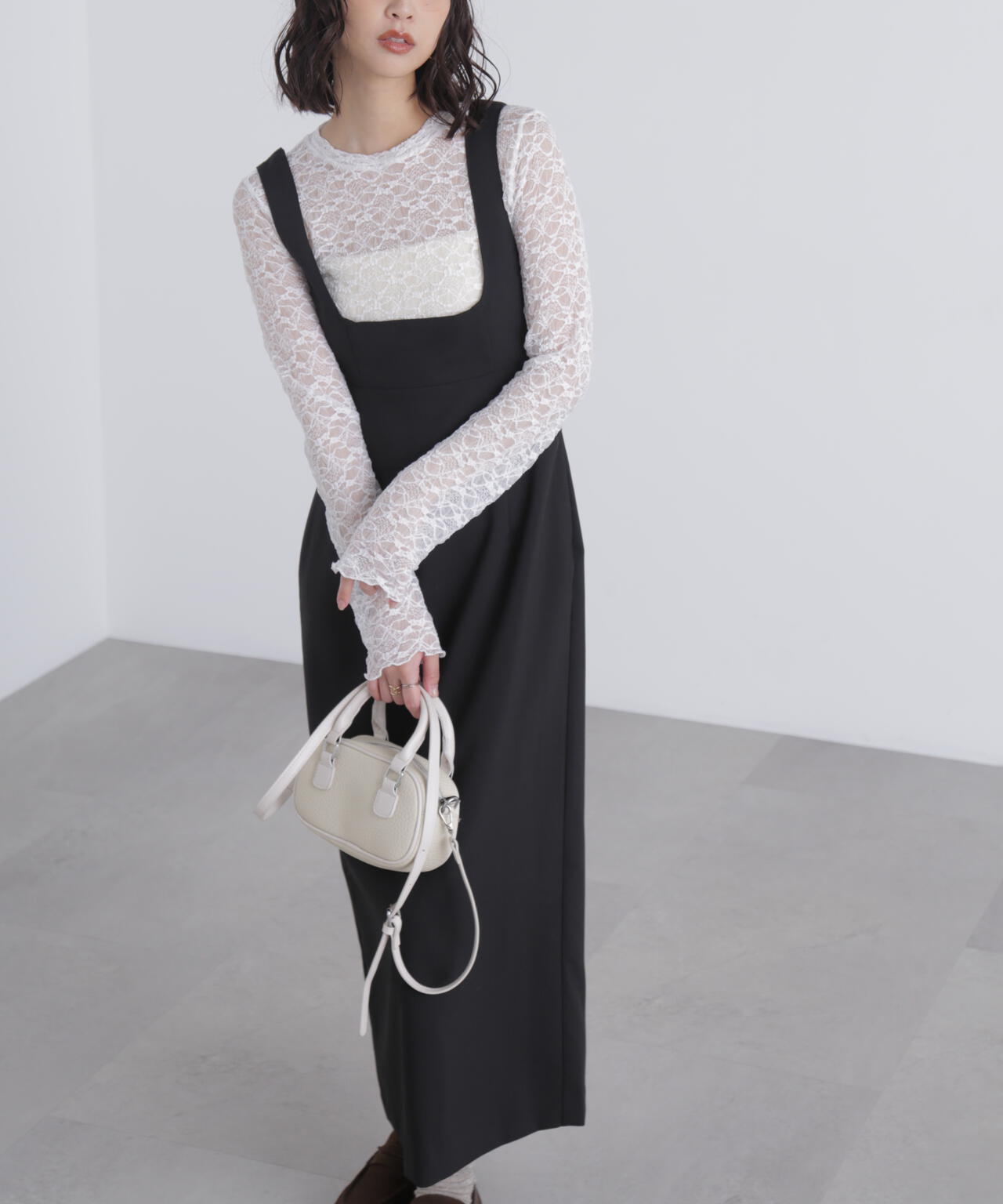 スクープネックマキシジャンパースカート