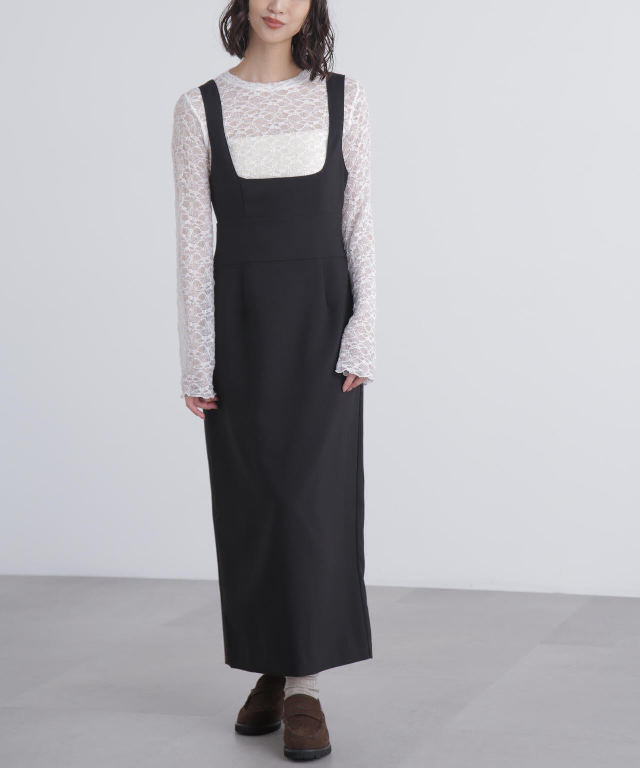 スクープネックマキシジャンパースカート