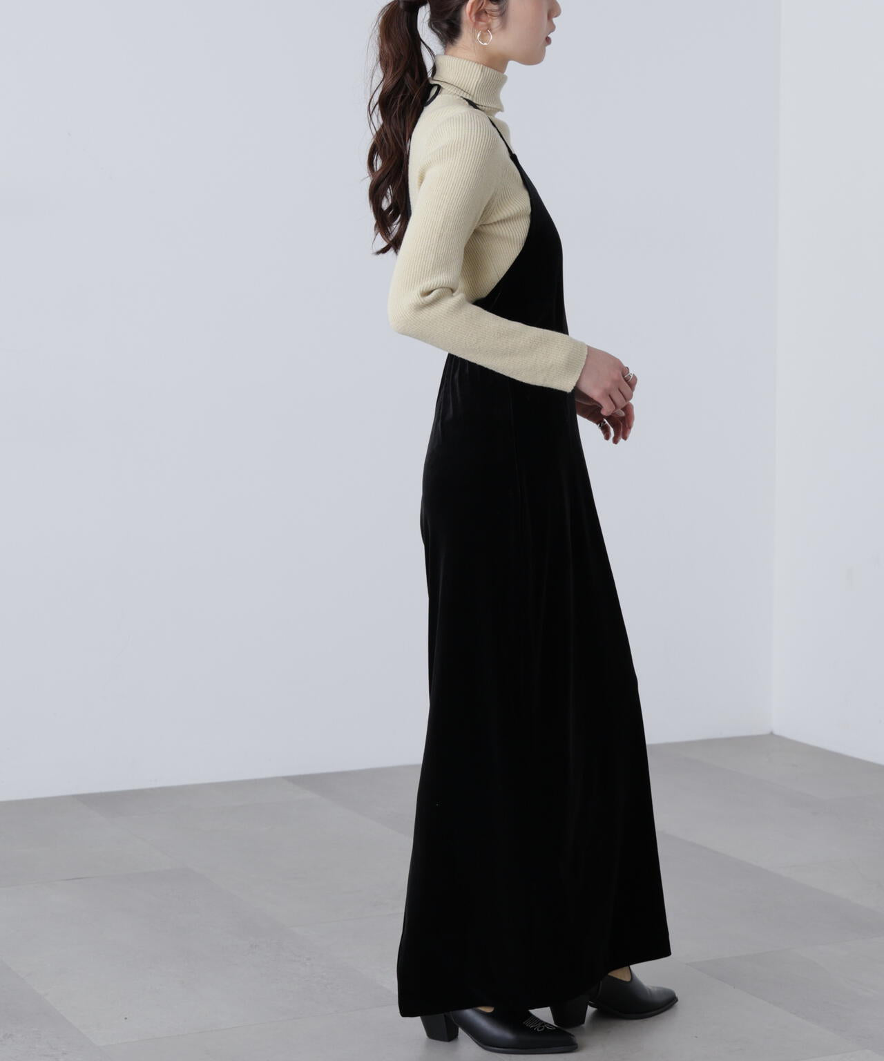 ホルターネックベロアキャミワンピース