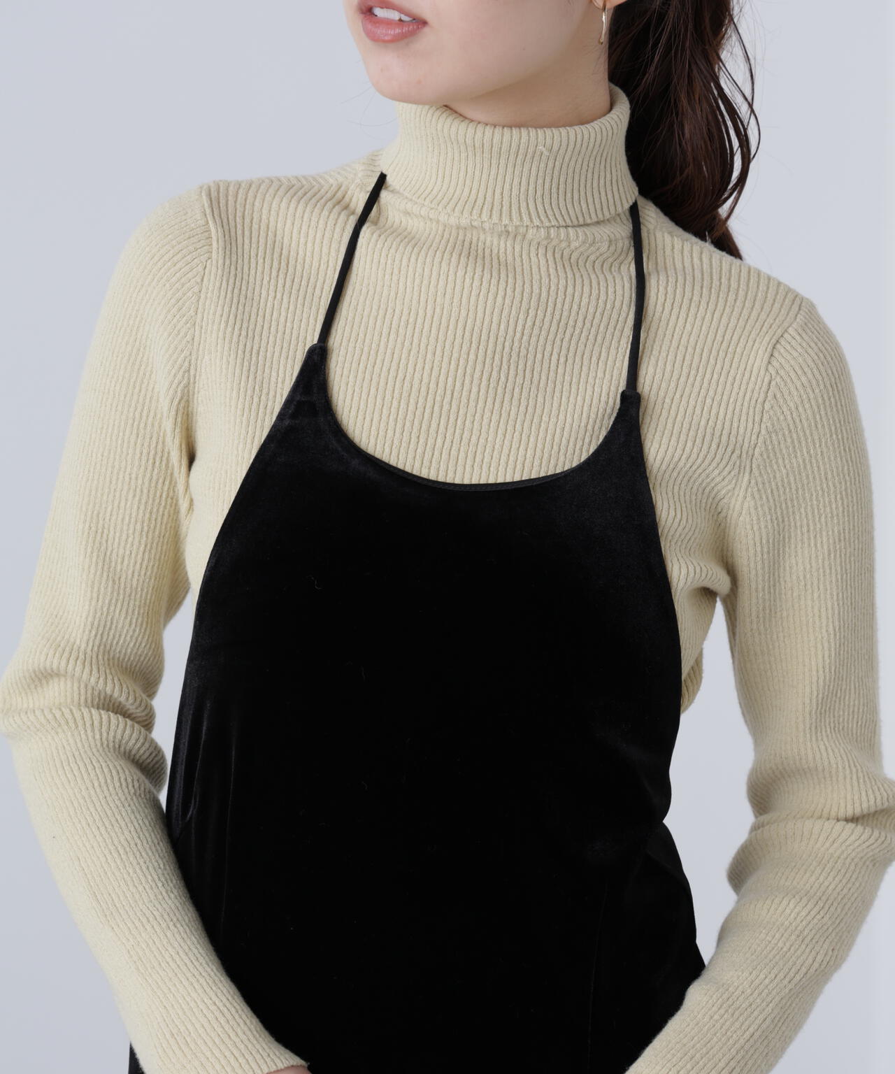 ホルターネックベロアキャミワンピース