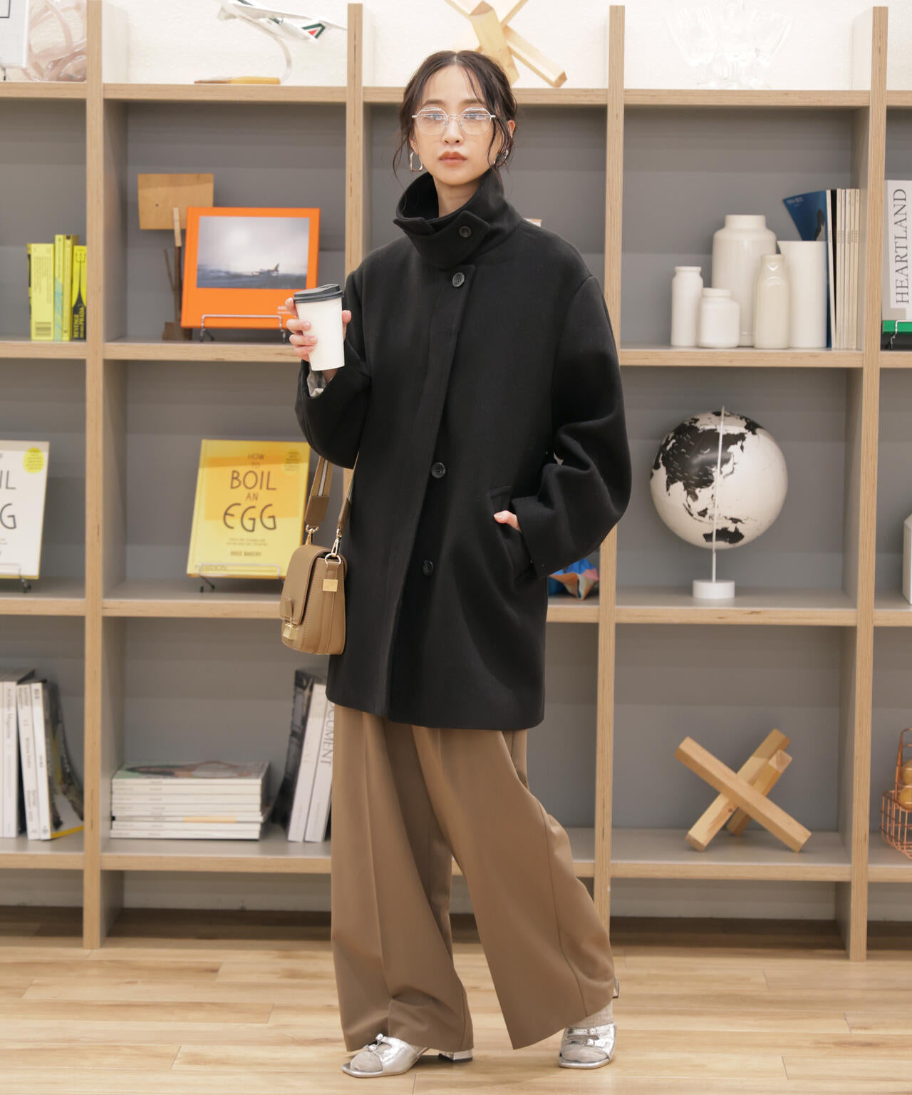 スタンドカラーミドル丈ツイードコート