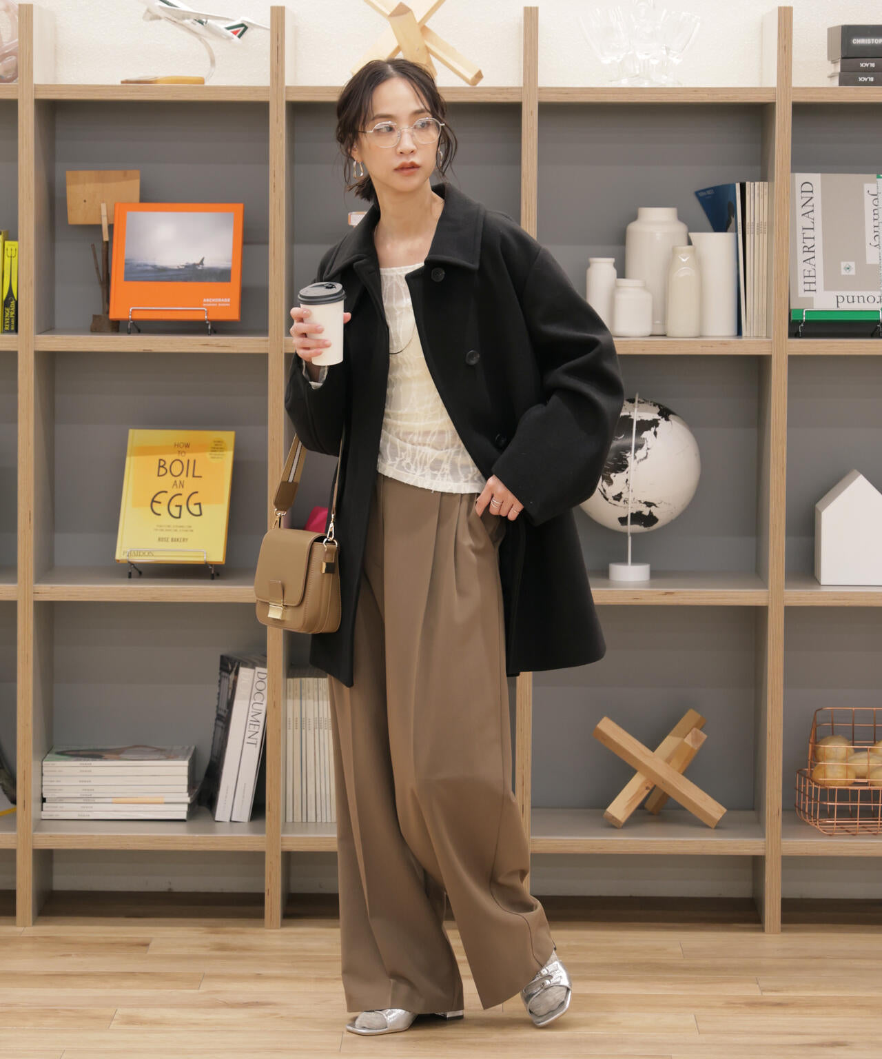 スタンドカラーミドル丈ツイードコート