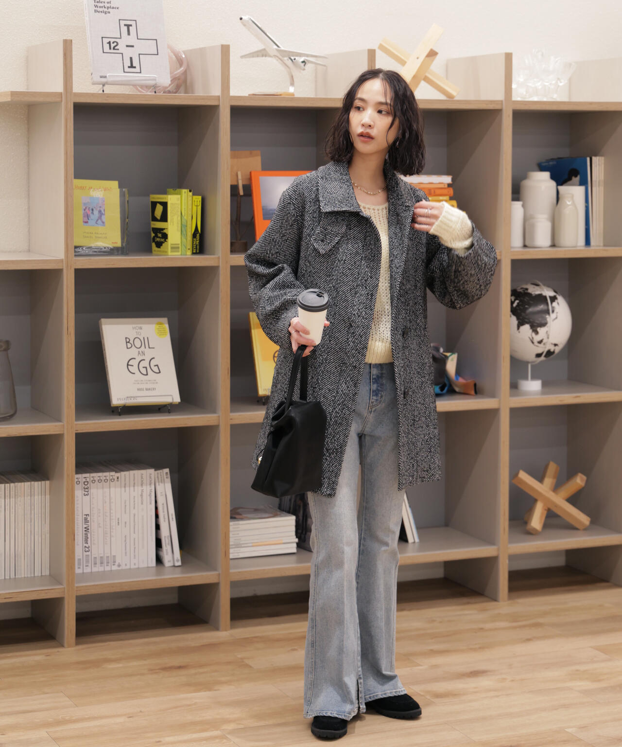 スタンドカラーミドル丈ツイードコート