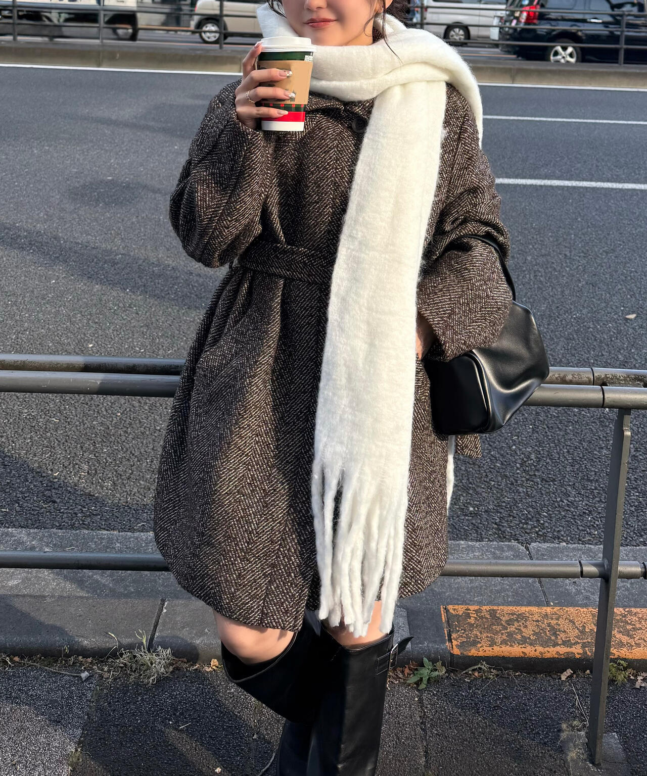 スタンドカラーミドル丈ツイードコート