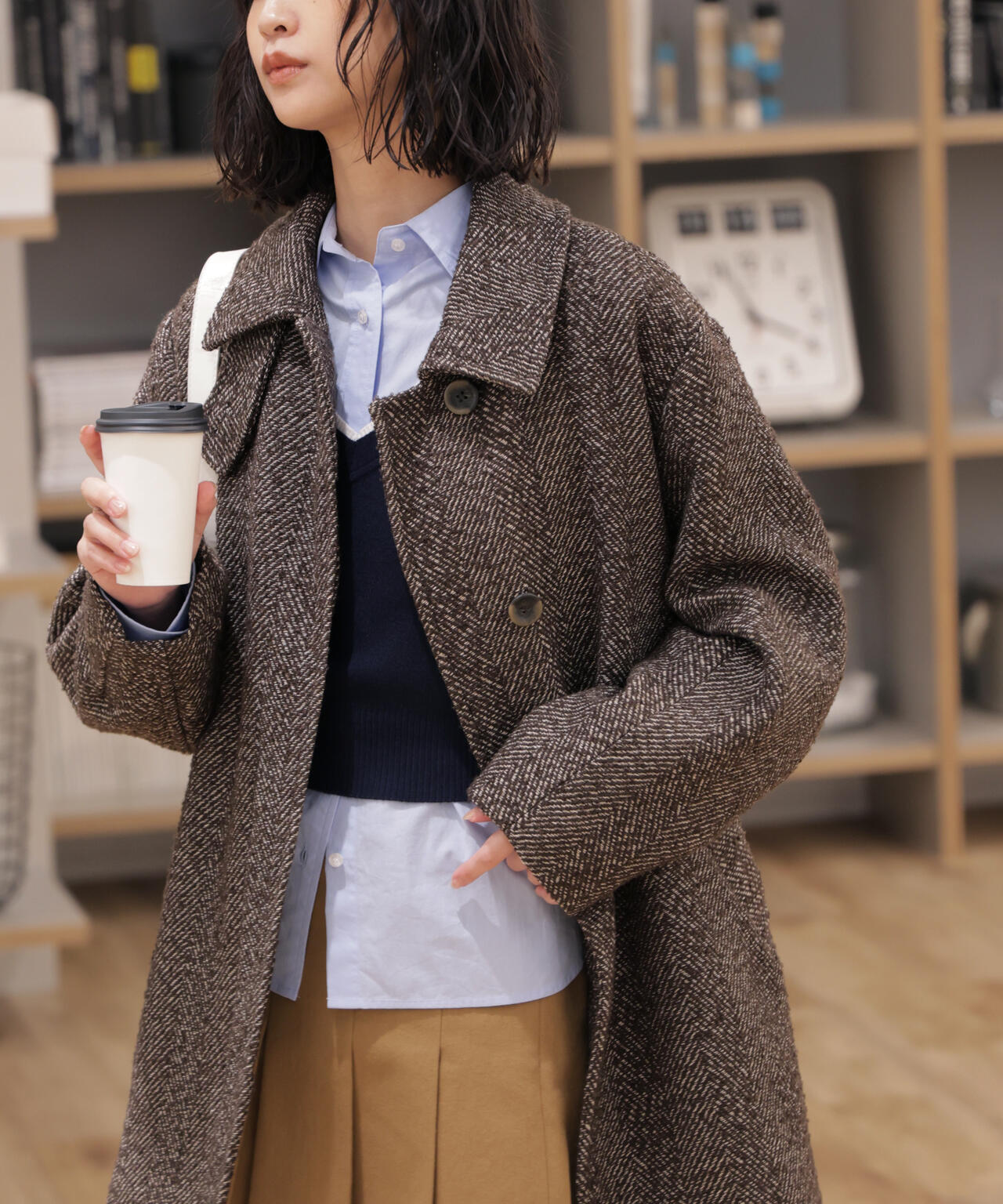 スタンドカラーミドル丈ツイードコート