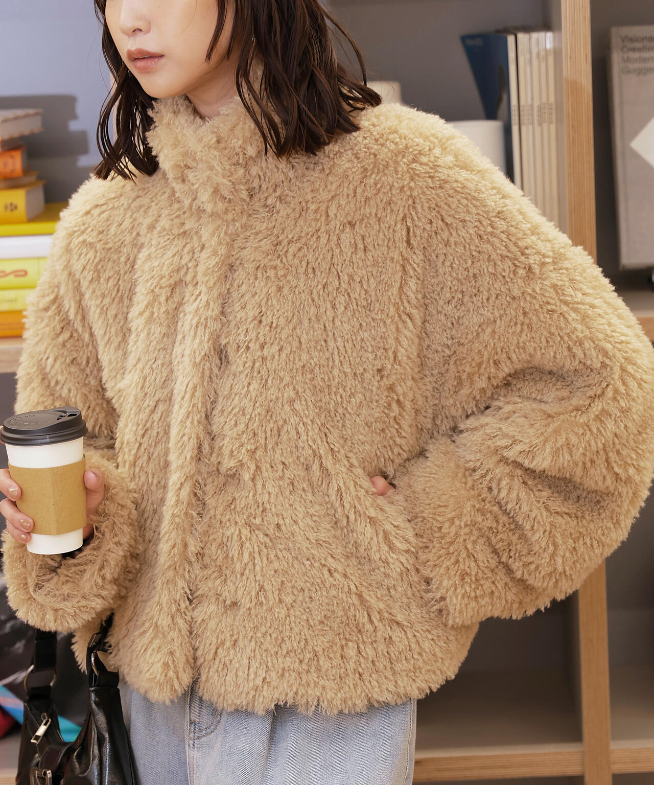 ファースタンドブルゾン