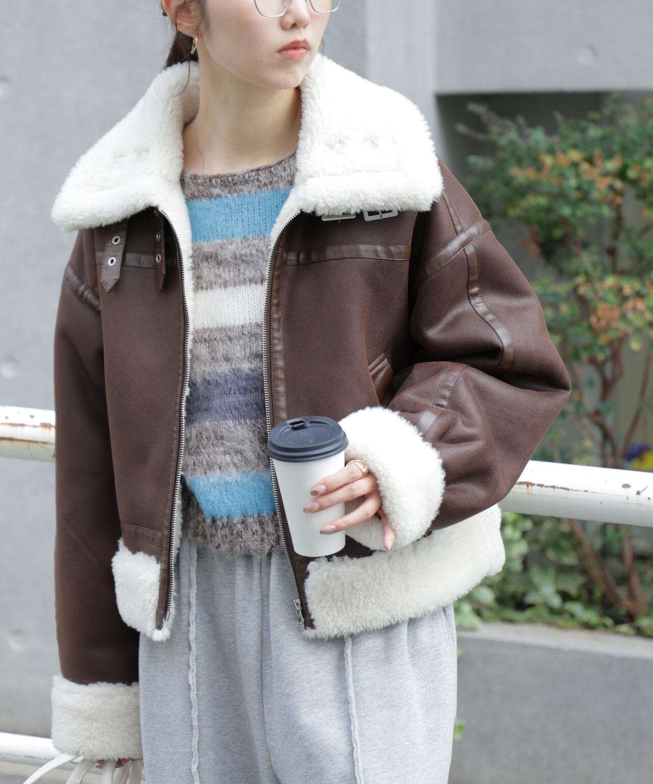 【美品】キャリー　ボンバージャケット　ピンナップガールプリント　ブルゾン　ボア SPINNS（スピンズ）の「ボア切り替えフェイクレザーボンバージャケット