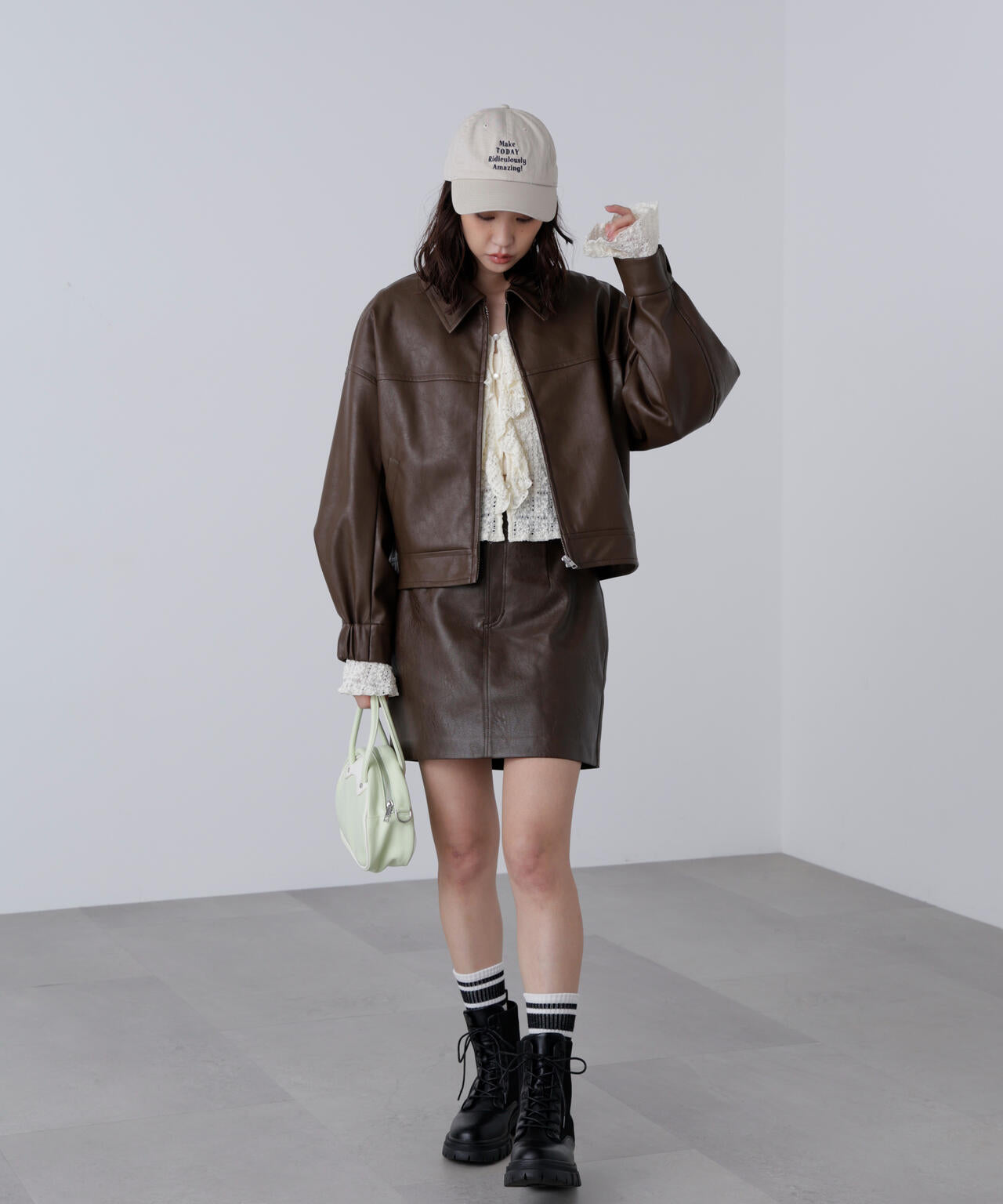 合皮ジップアップブルゾン