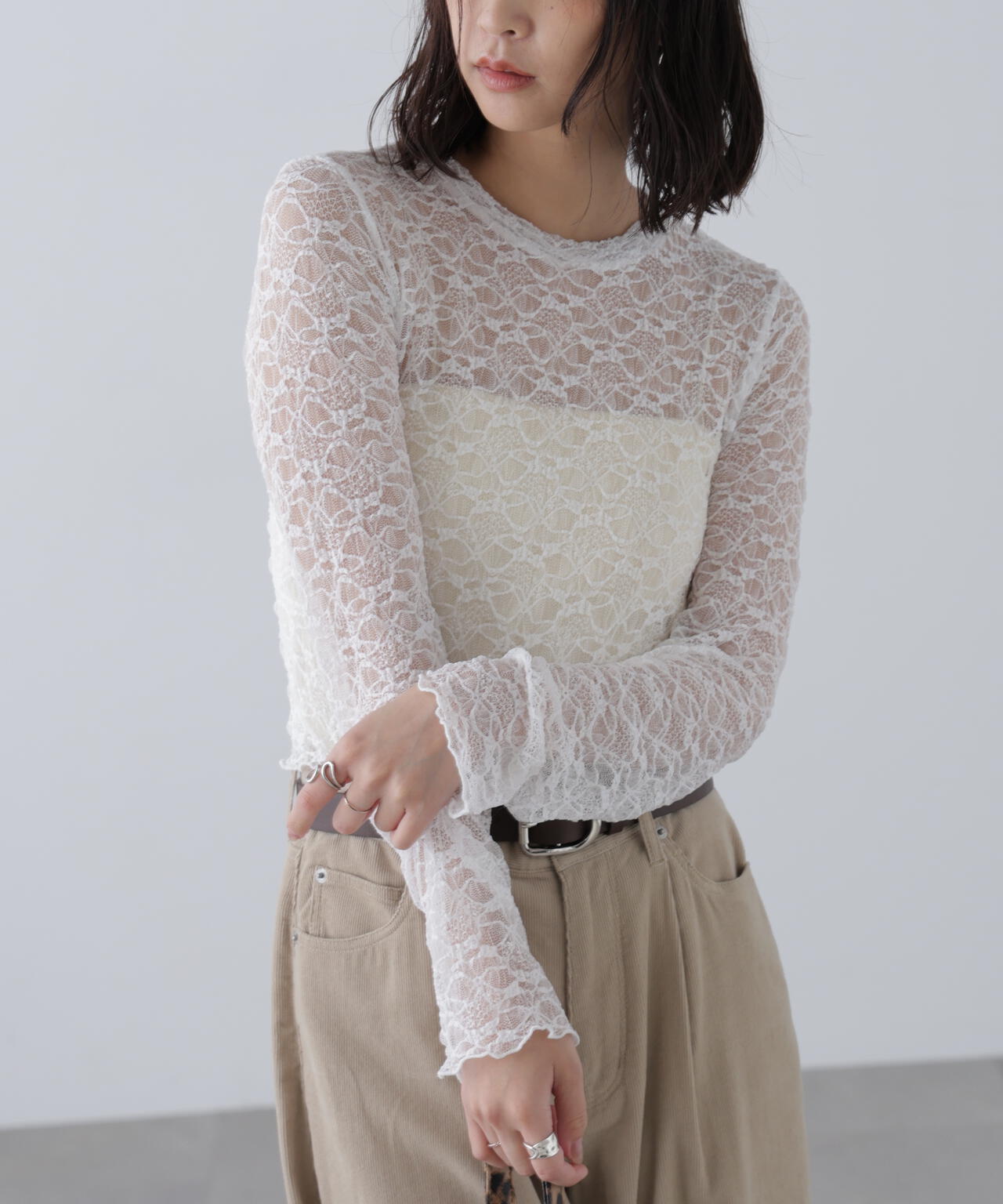 ショート丈レーストップス