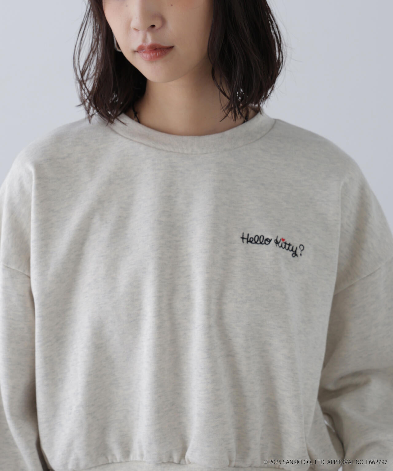 【HELLO KITTY】サンリオキャラクターズコラボ SHORT SWEAT ショートスウェット 胸LOGO×袖RIBBON