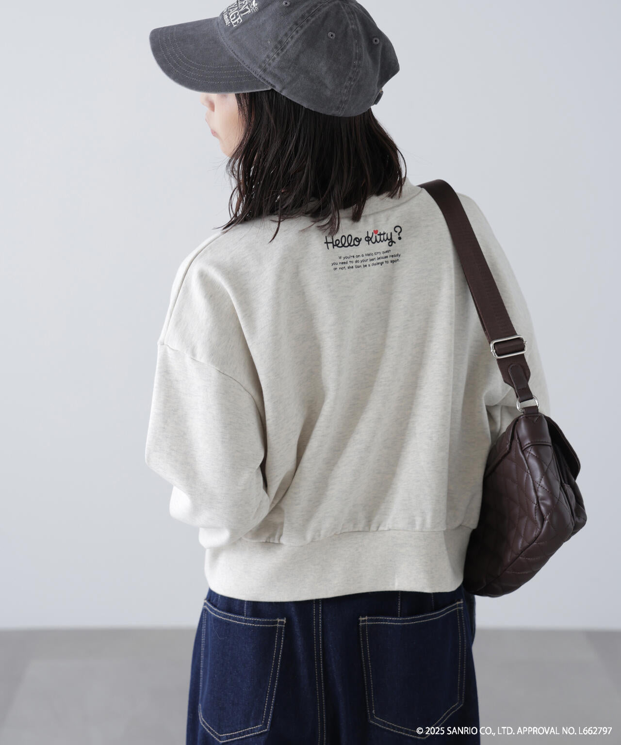 【HELLO KITTY】サンリオキャラクターズコラボ SHORT SWEAT ショートスウェット 胸KITTY×背面LOGO