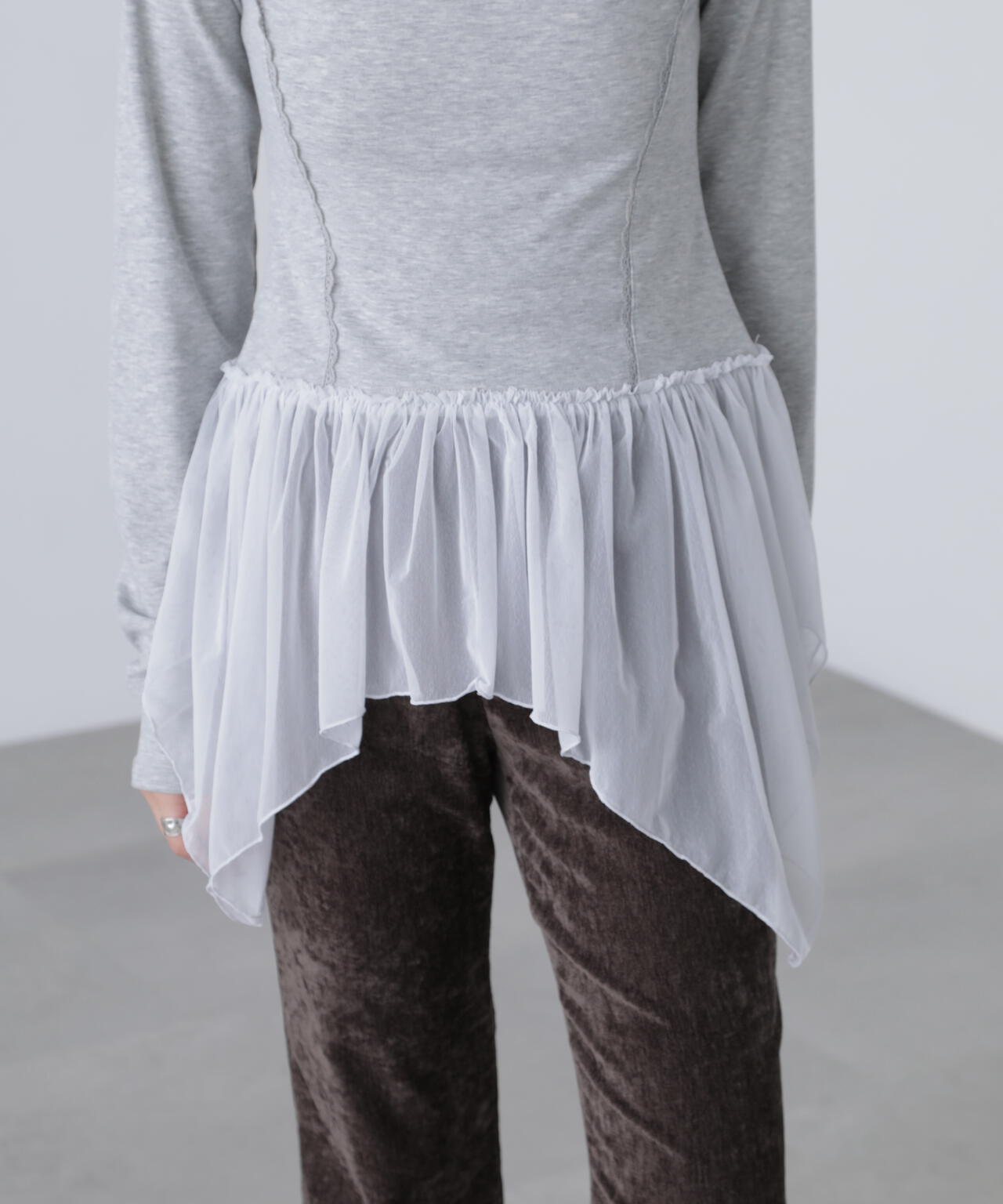 イレヘムチュールドッキングカットソー