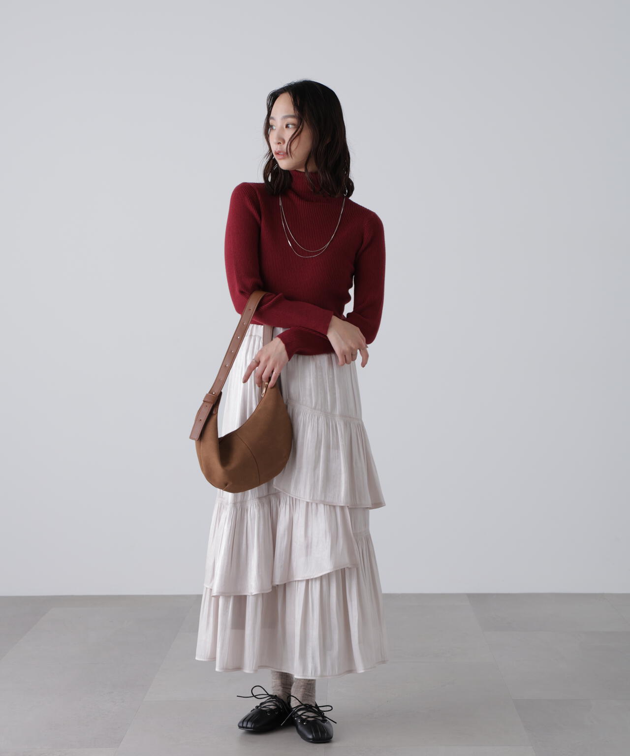 タートルネックリブニット