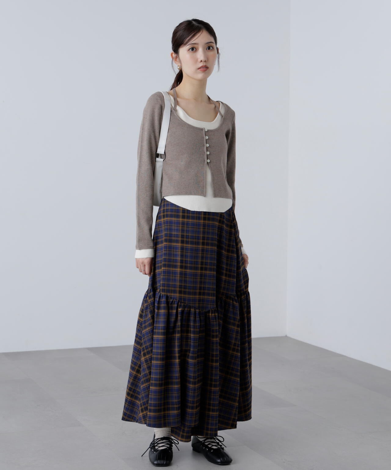 キャミレイヤードクルーネックニット