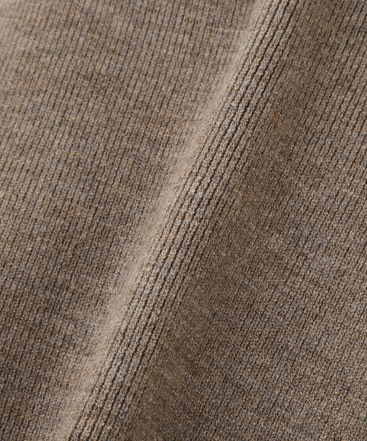 キャミレイヤードクルーネックニット