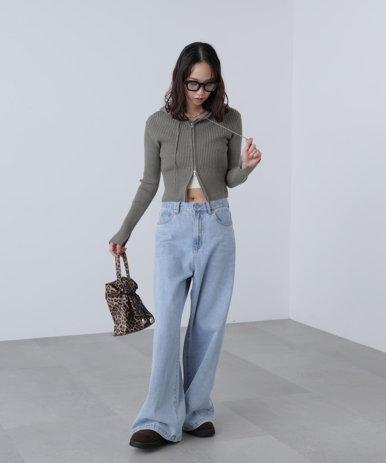 ベージュ 追加生産予約】配色リブショート丈ニットパーカー