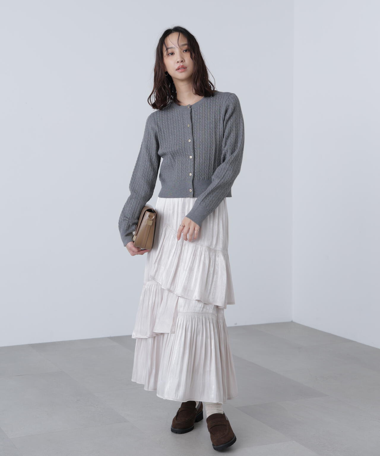 金ボタンミニケーブルカーディガン