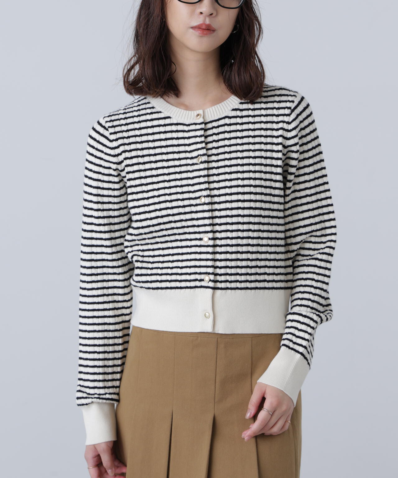 金ボタンミニケーブルカーディガン