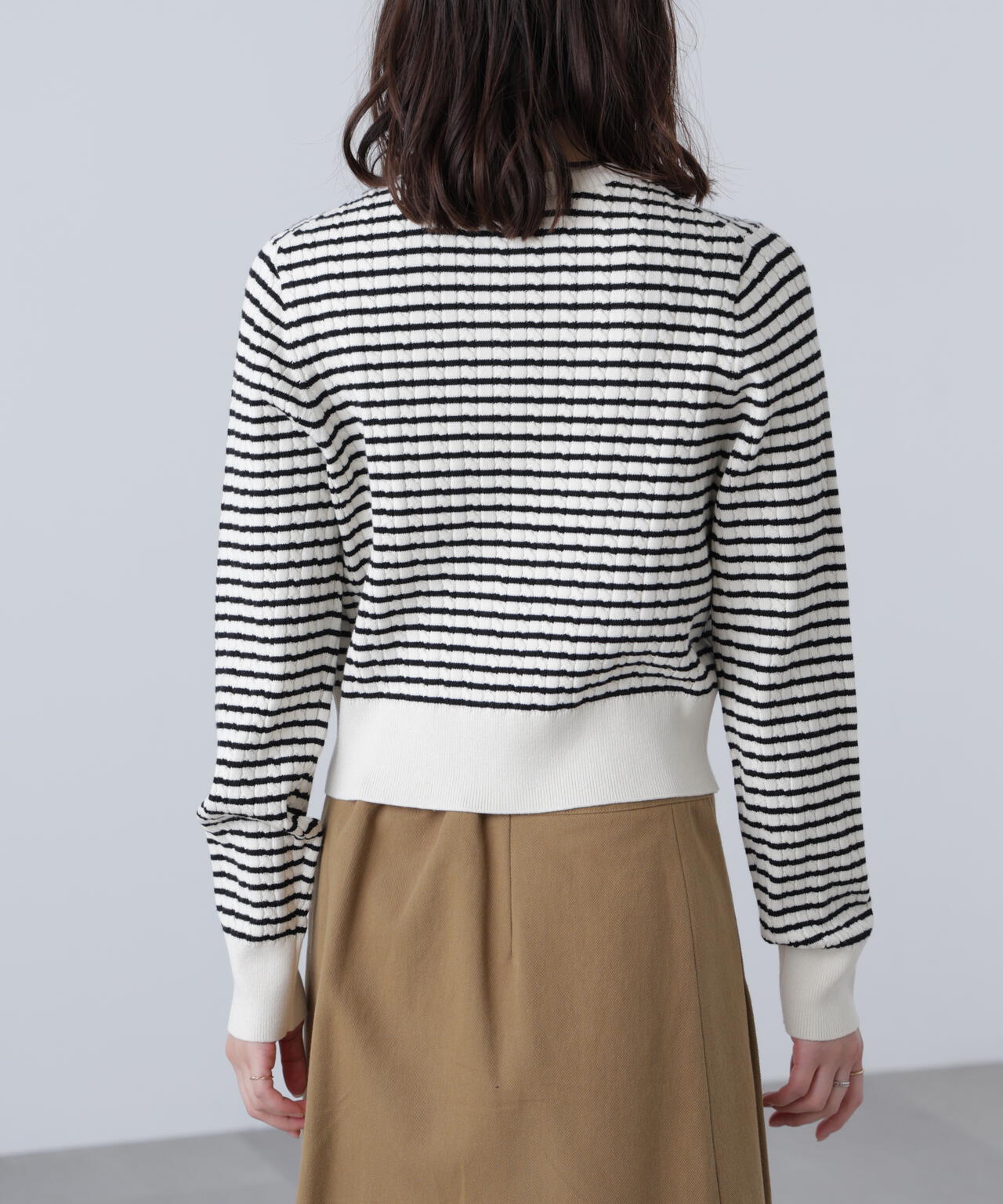 金ボタンミニケーブルカーディガン