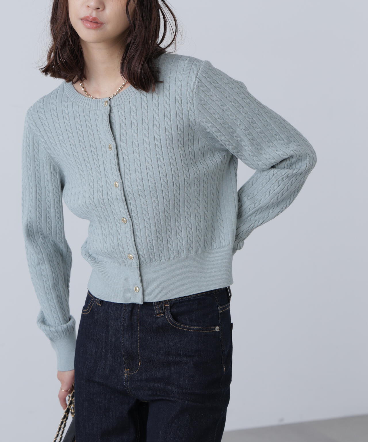金ボタンミニケーブルカーディガン