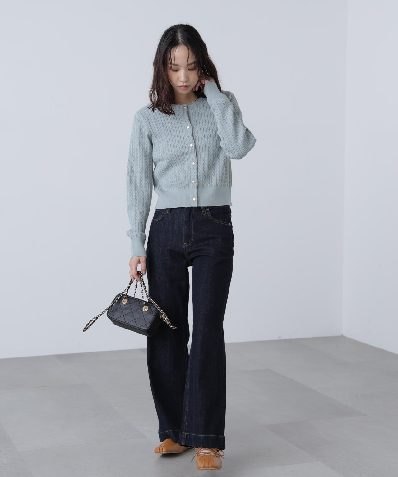 金ボタンミニケーブルカーディガン