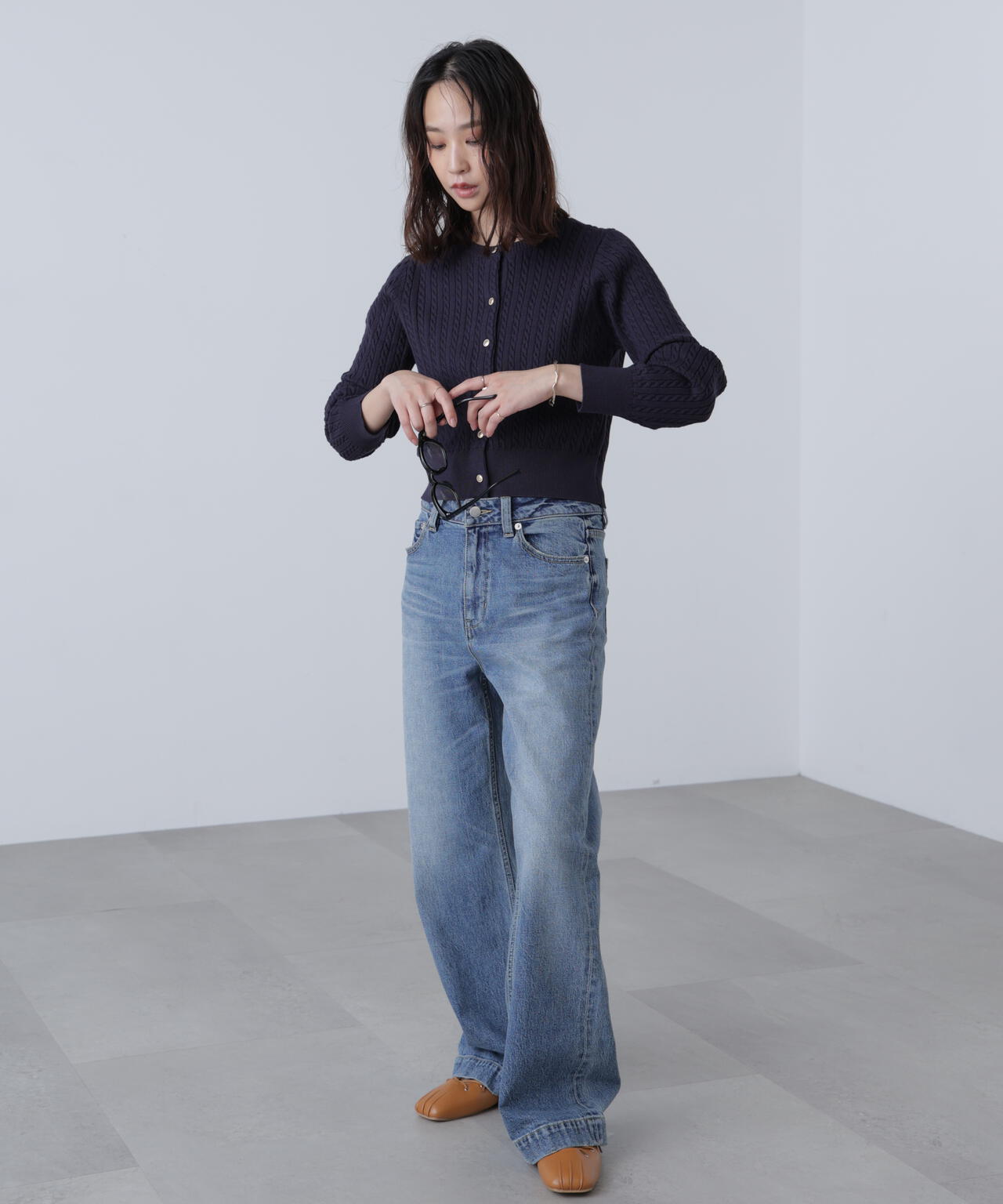 金ボタンミニケーブルカーディガン