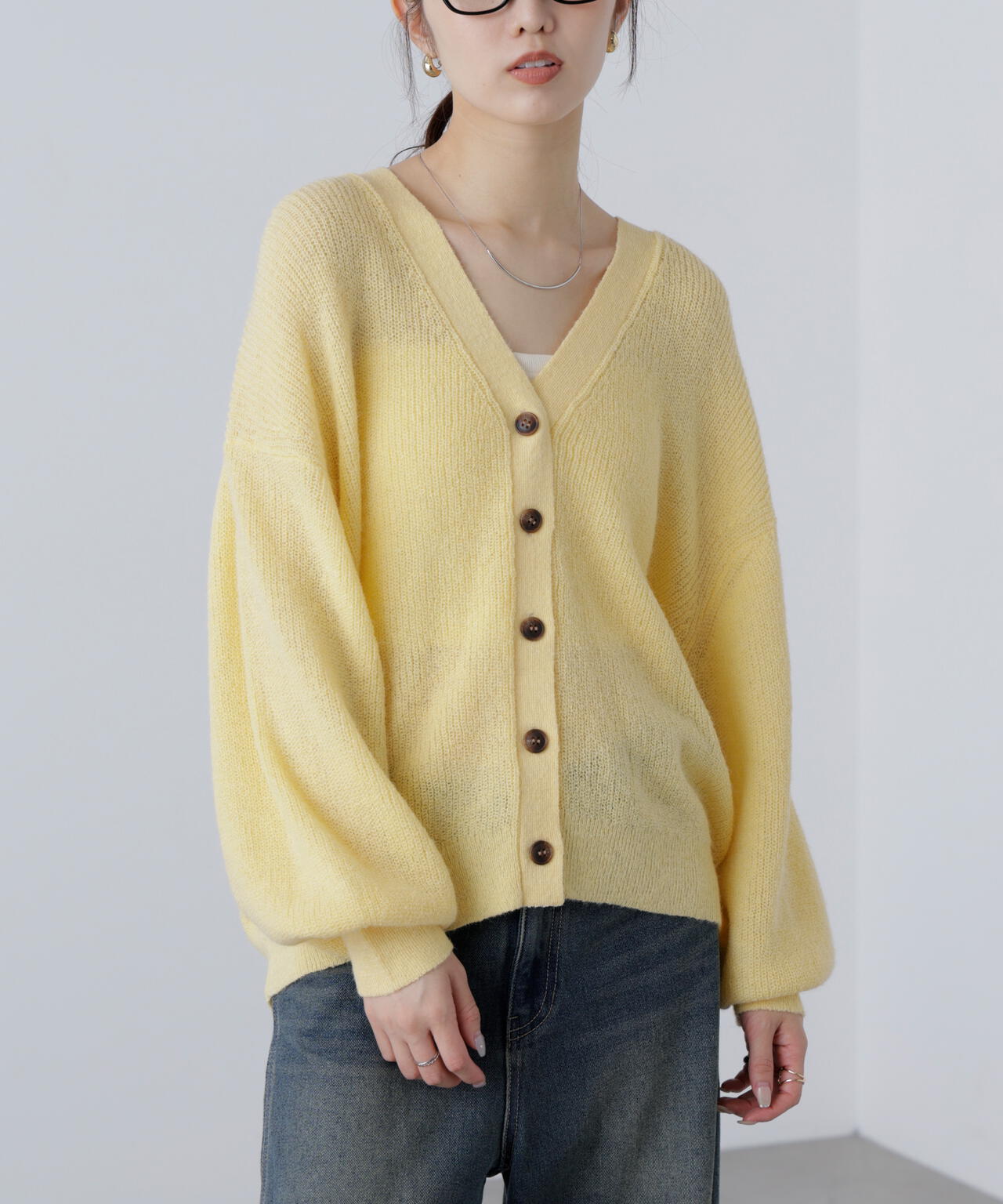 クリーム色 Vネックカーディガン 婦人 自然のまんまの色 カシミヤVネックカーディガン | 無印良品