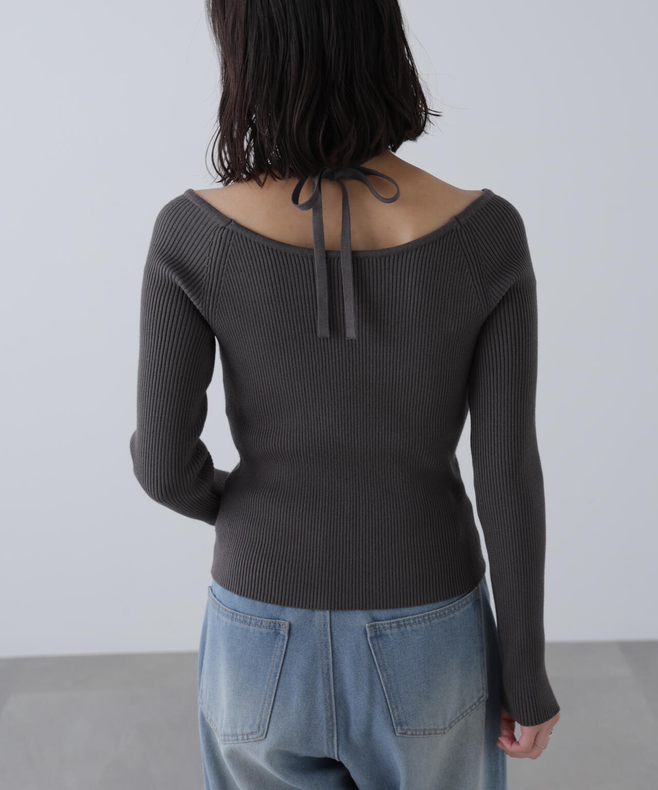 ジップアップオフショルダーリブニット