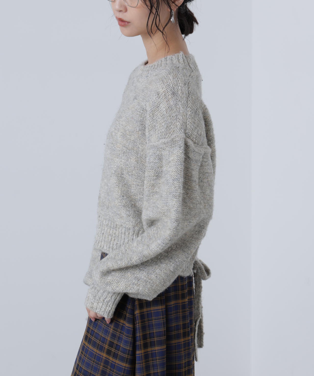 バックリボンショート丈ニット