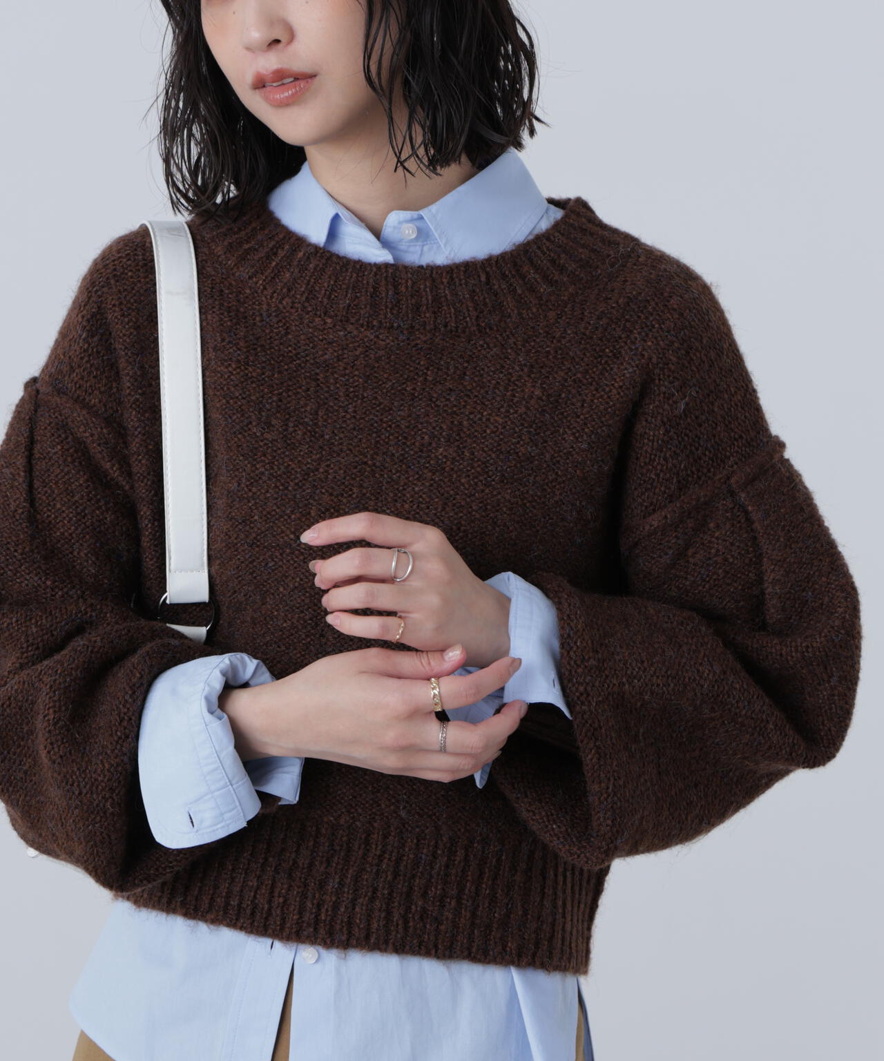 バックリボンショート丈ニット