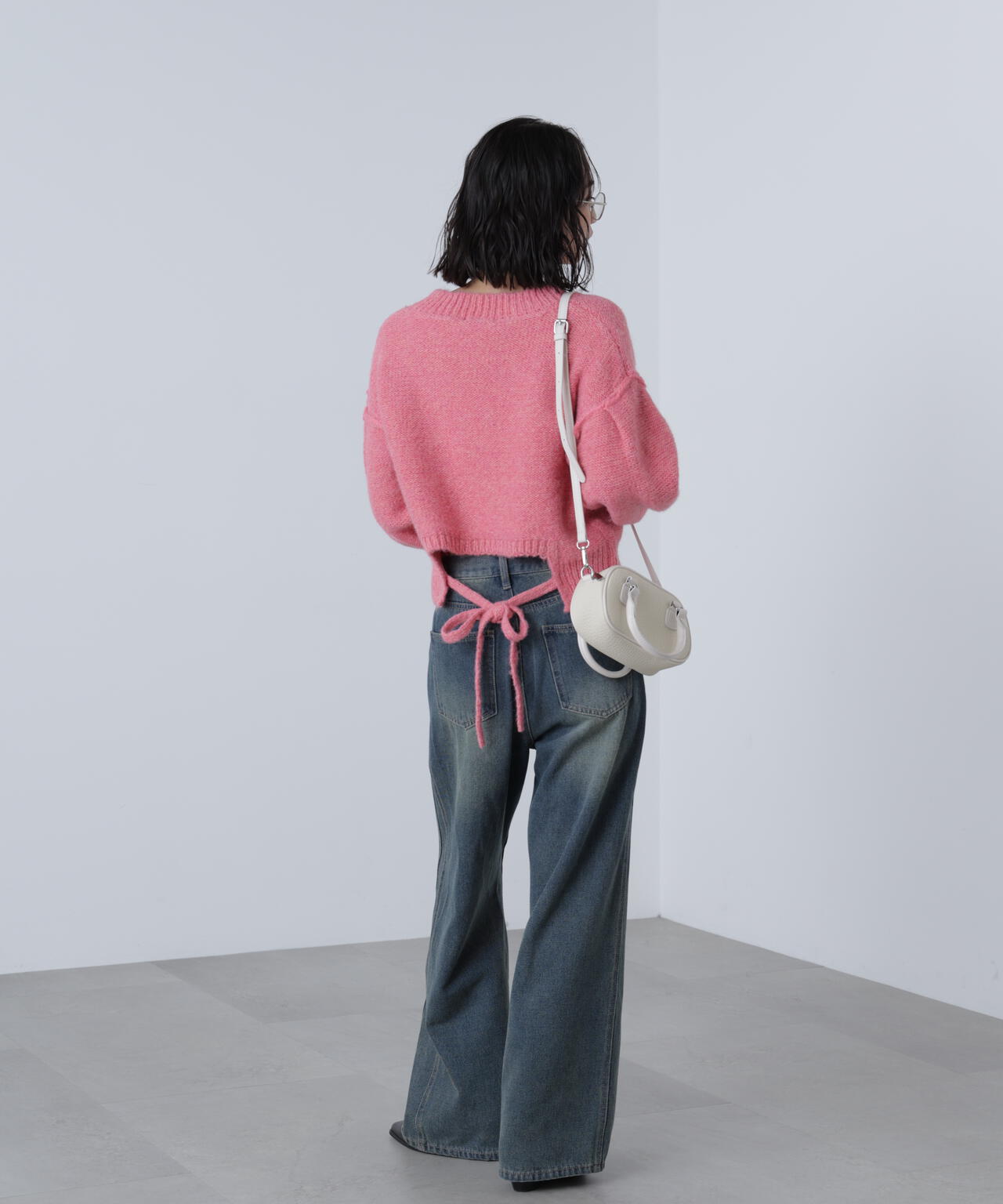 バックリボンショート丈ニット