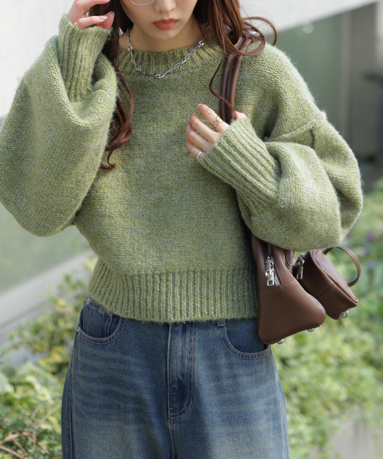 バックリボンショート丈ニット