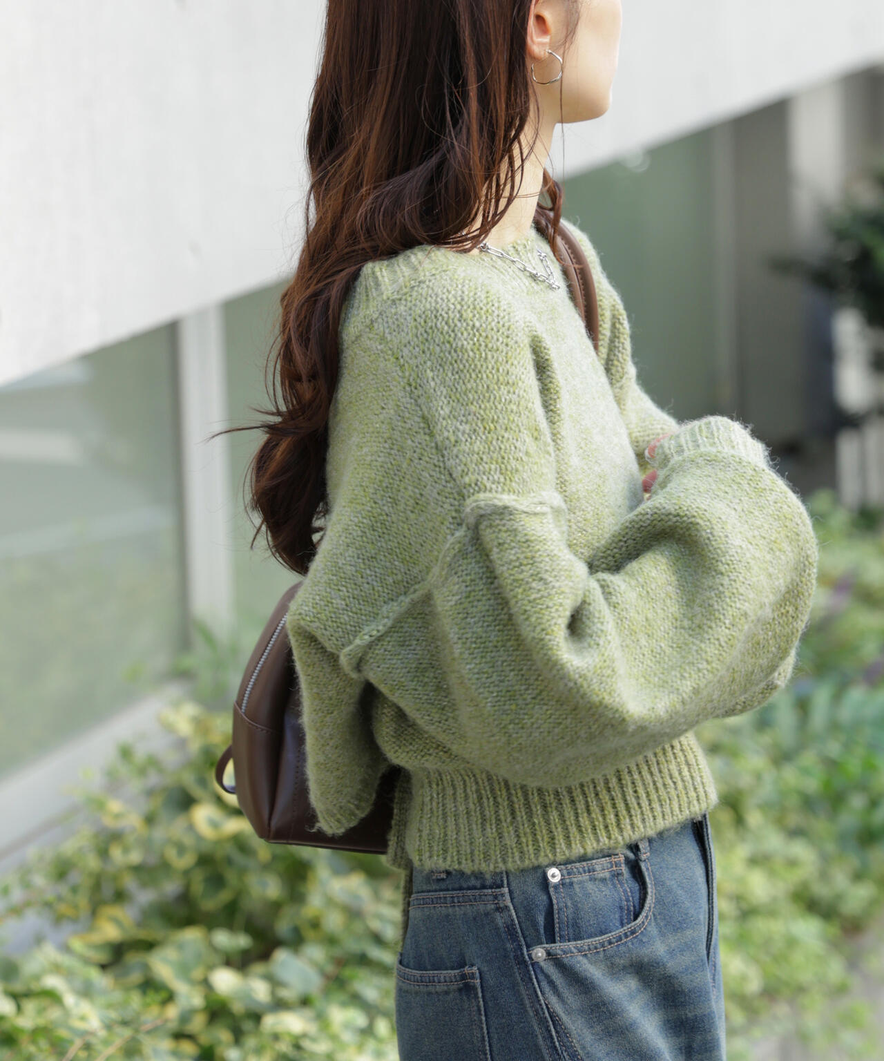 バックリボンショート丈ニット