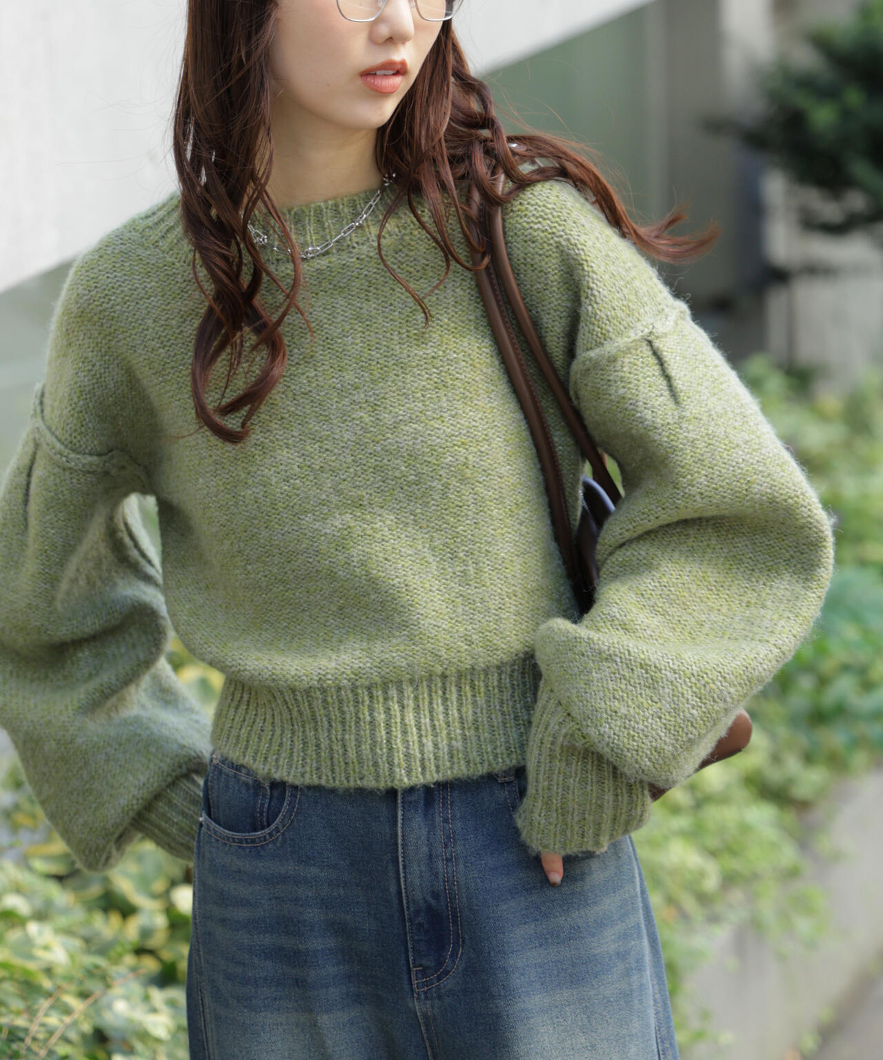 バックリボンショート丈ニット