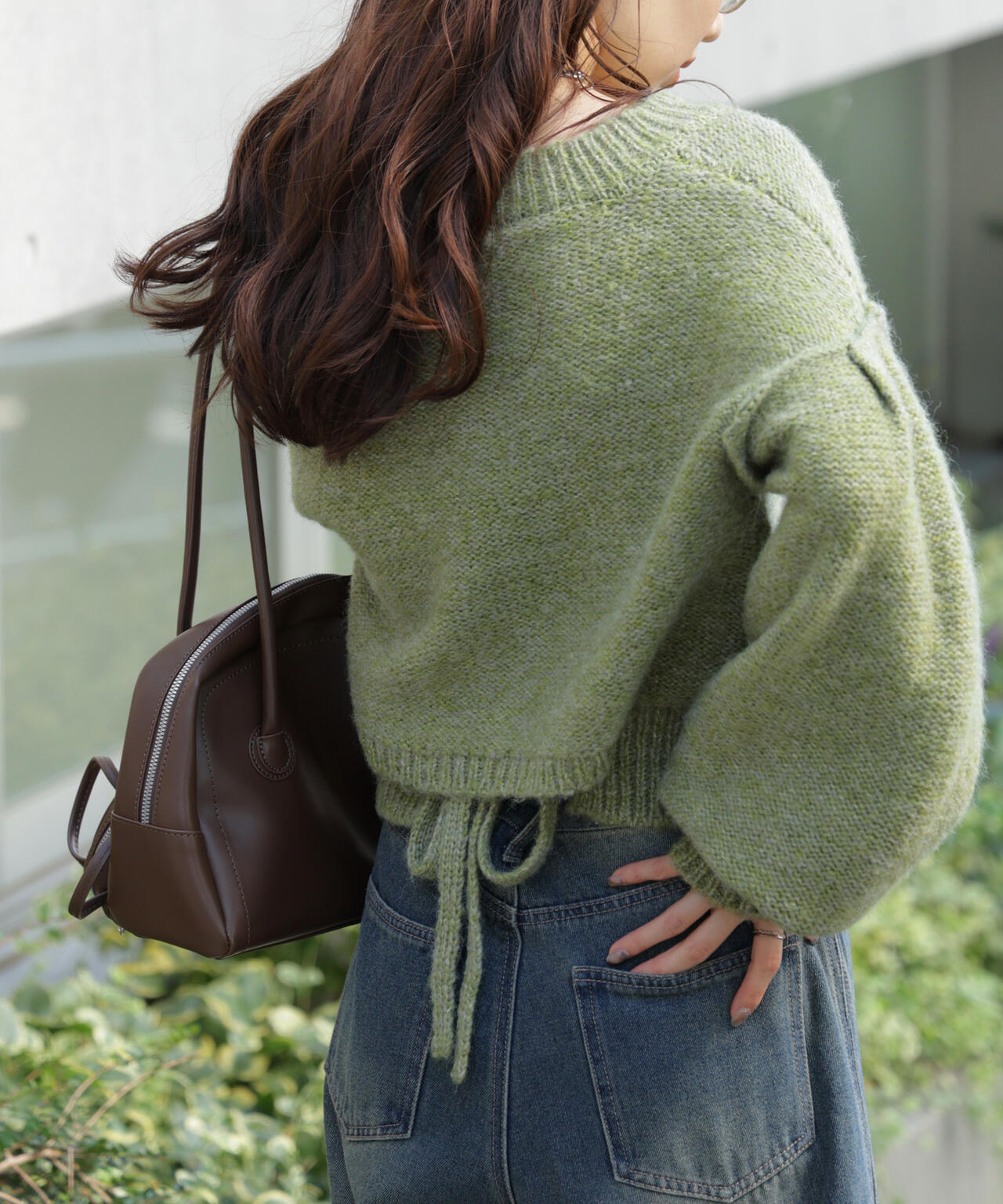 バックリボンショート丈ニット