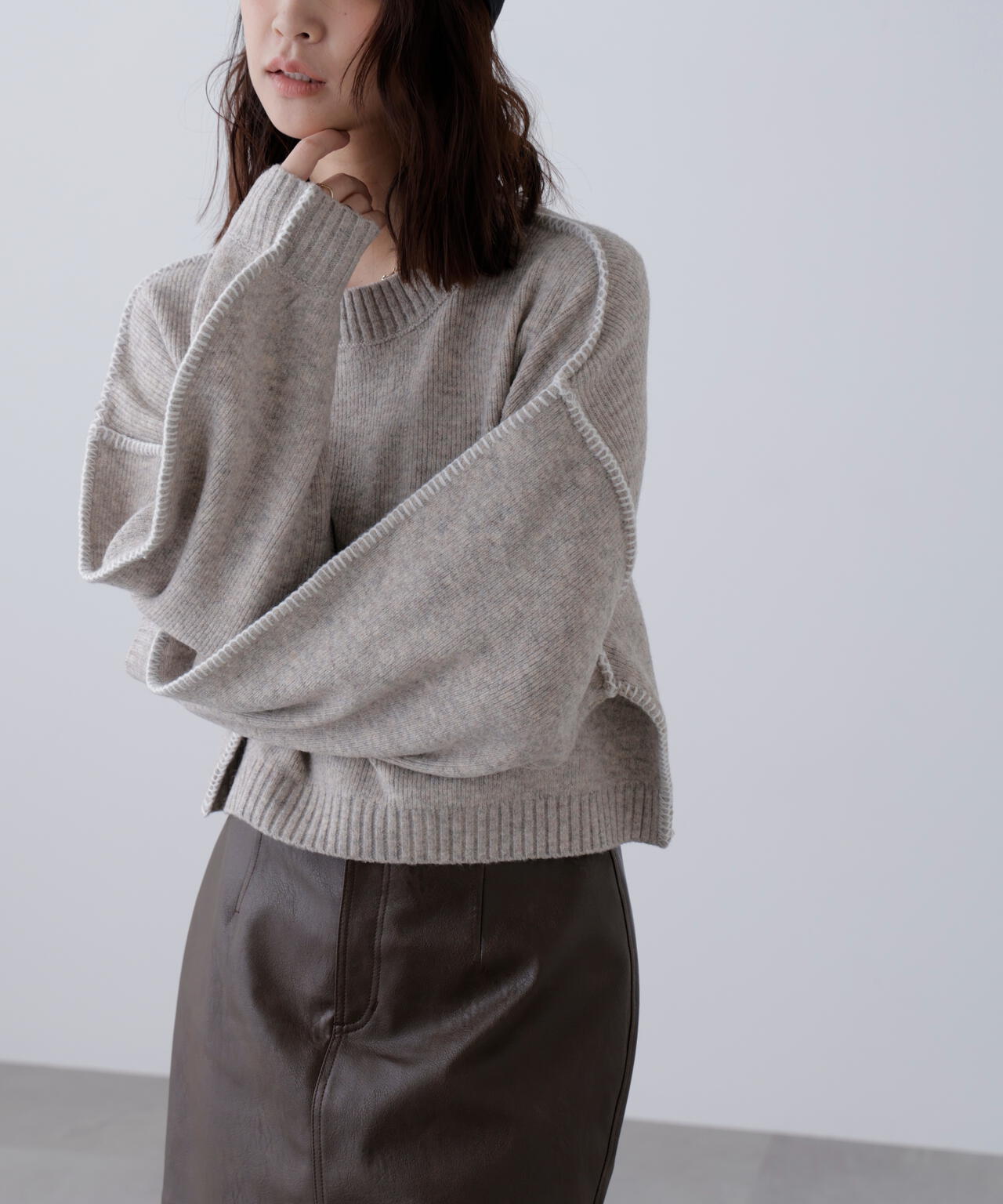 杢ストレッチ総針配色ステッチニット