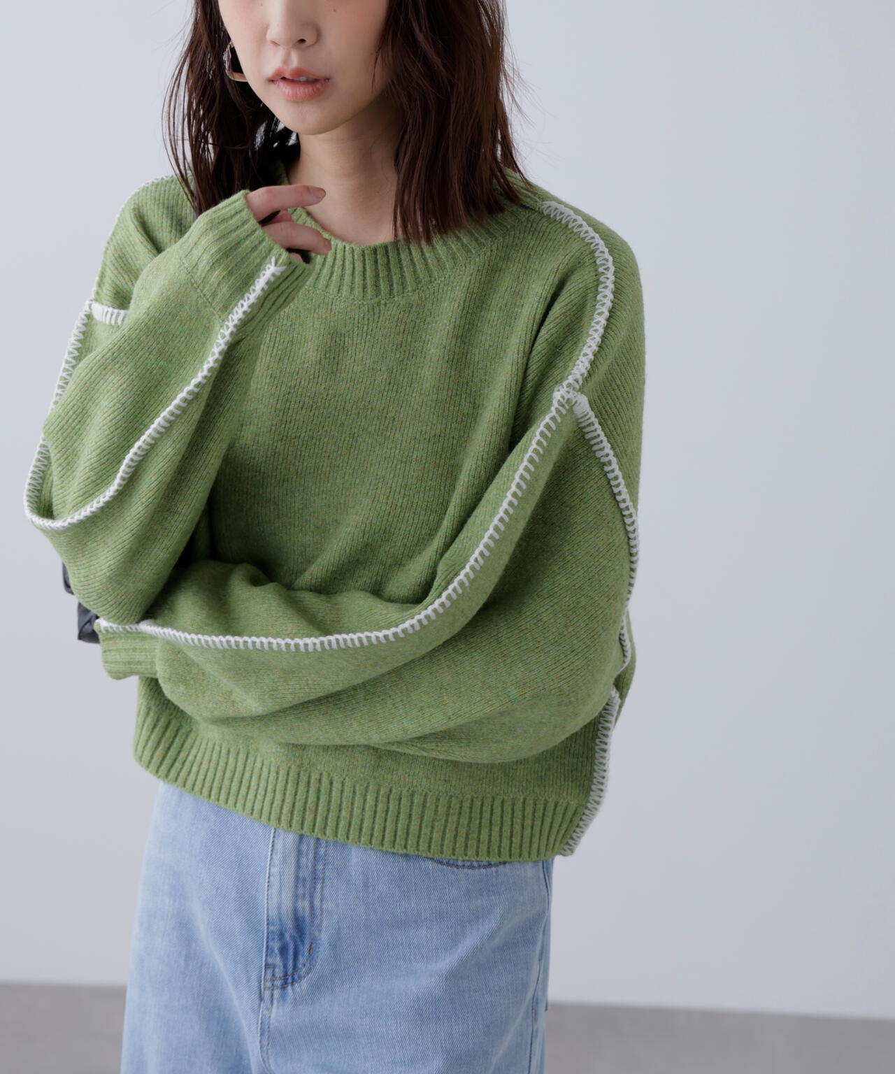 杢ストレッチ総針配色ステッチニット