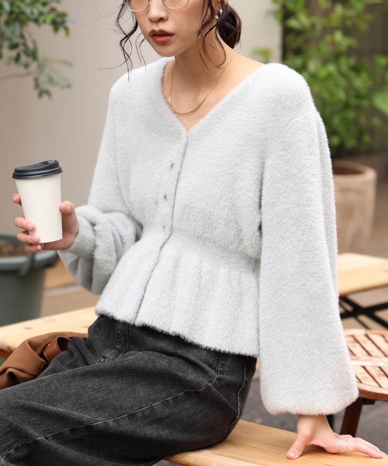 ショートシャギーペプラムニットカーディガン