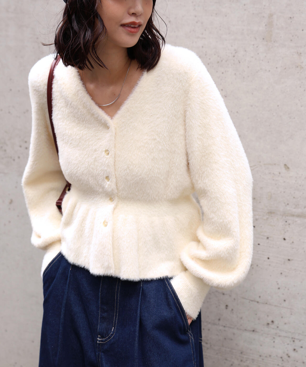 ショートシャギーペプラムニットカーディガン