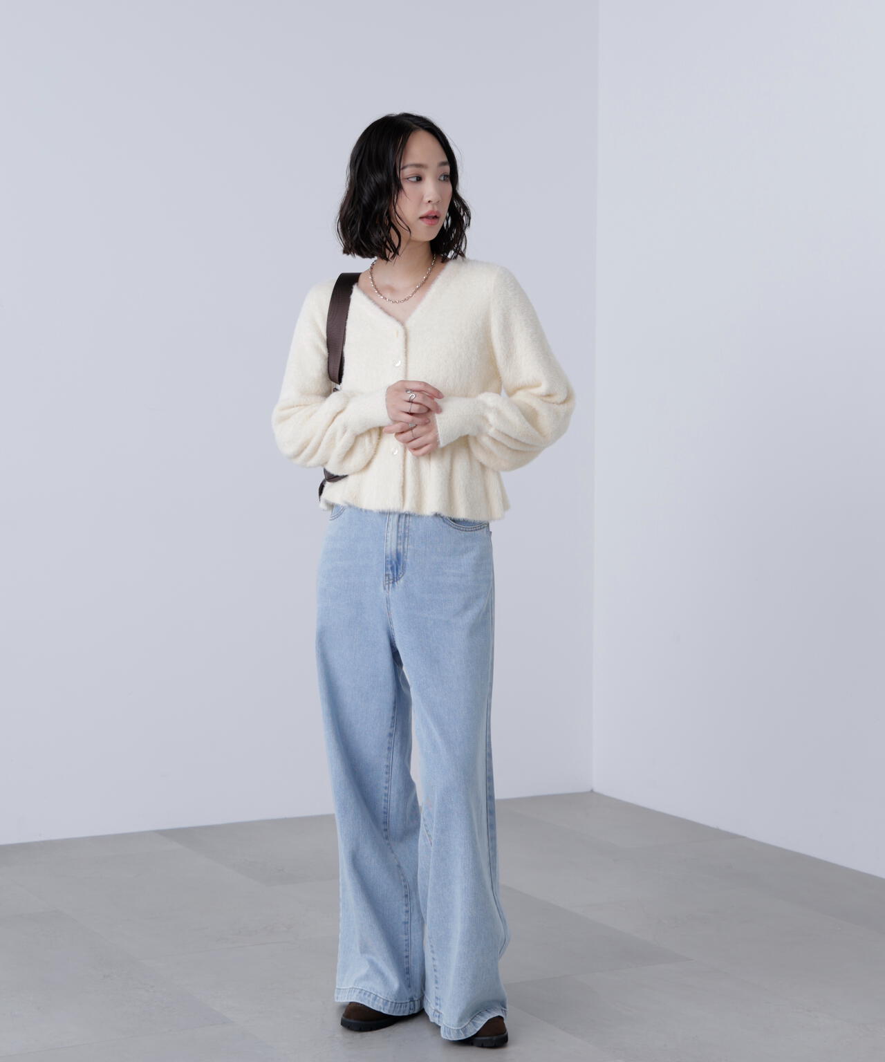 ショートシャギーペプラムニットカーディガン