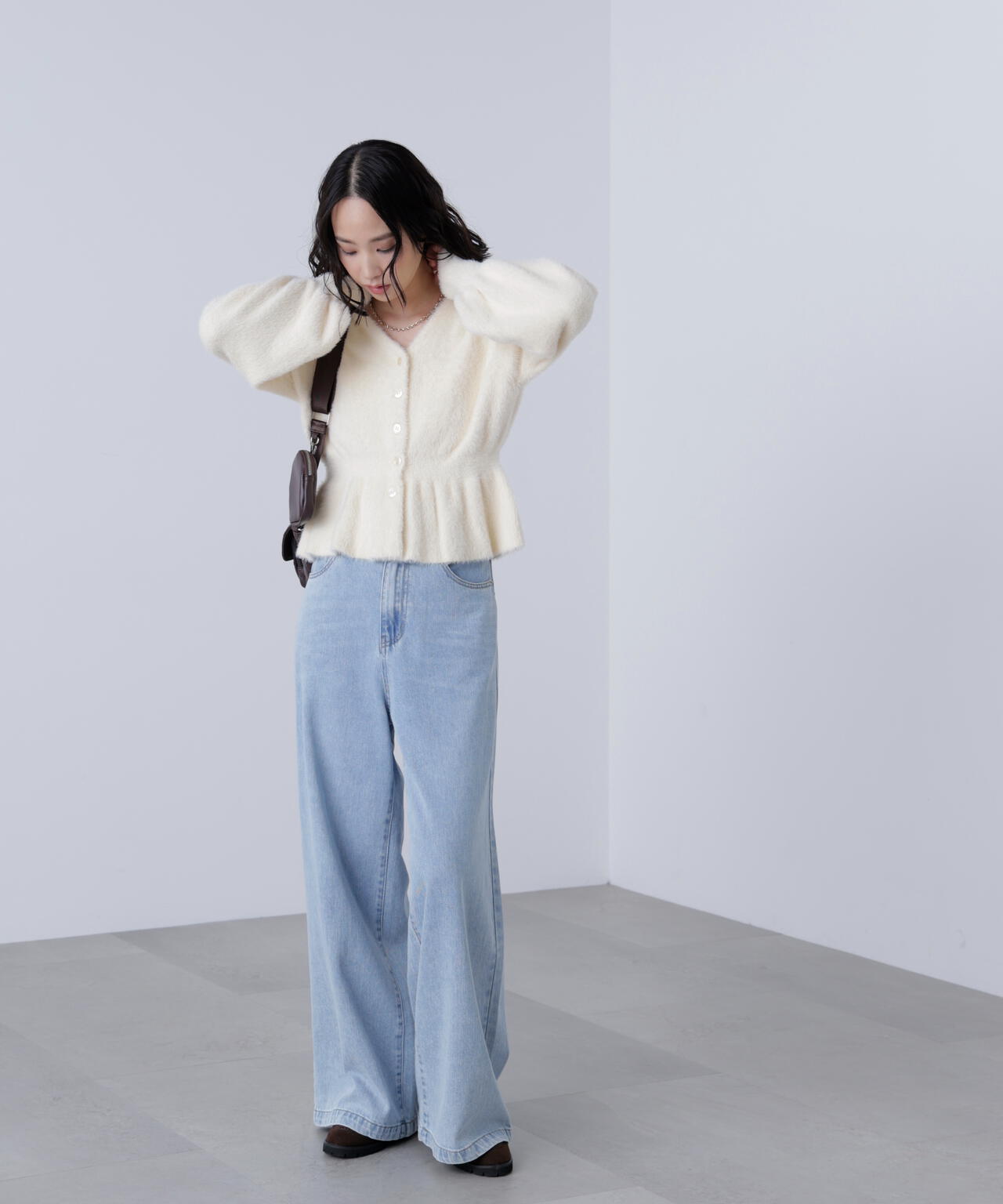 ショートシャギーペプラムニットカーディガン