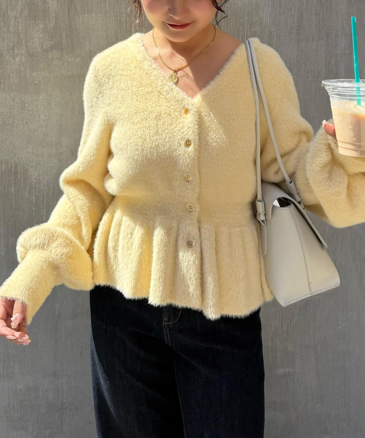 ショートシャギーペプラムニットカーディガン