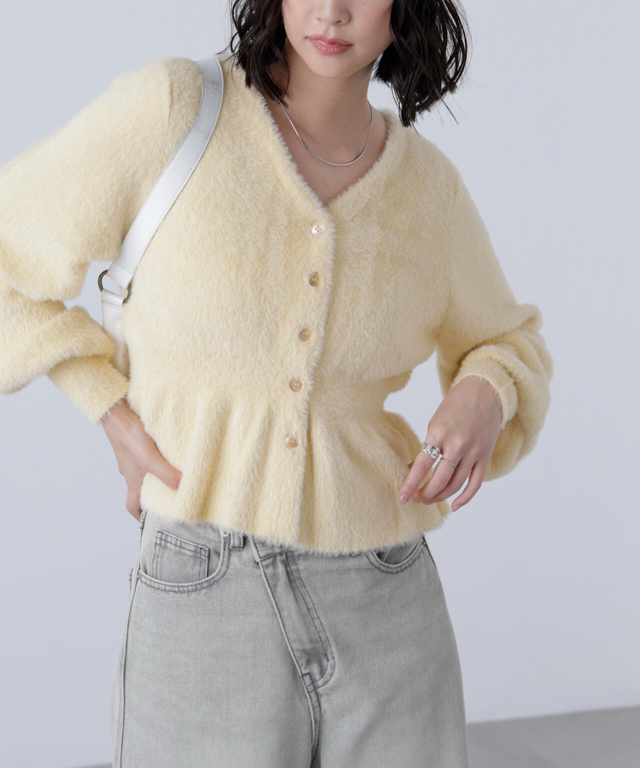 ショートシャギーペプラムニットカーディガン